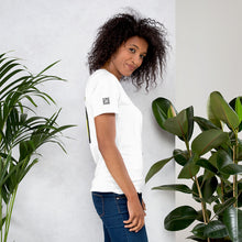 Lade das Bild in den Galerie-Viewer, Galore Galactic- QR Scannable Premium T-shirt